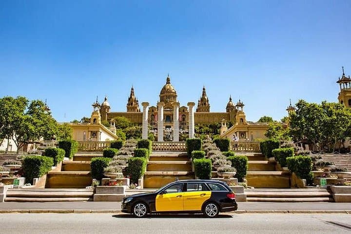 Private Departure Transfer from Central Barcelona to El Prat Airport