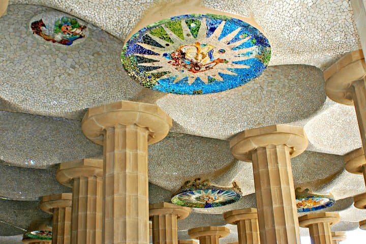 Barcelona: Park Guell Guided Tour with Skip the Line Ticket