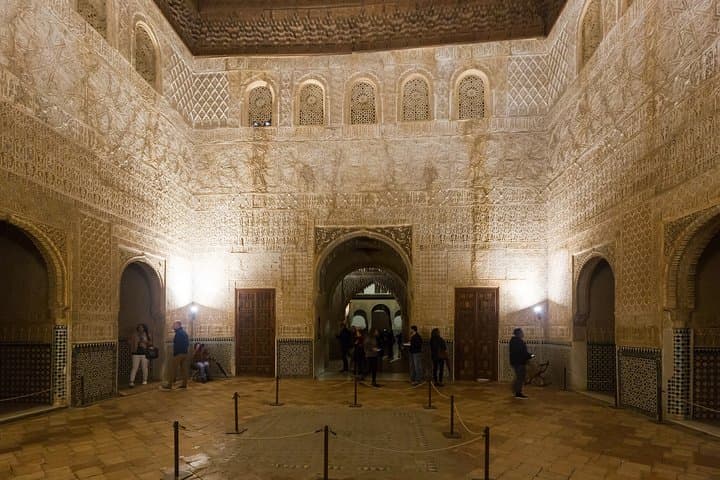 Alhambra and Albaicin+Sacromonte Premium Guided Tour