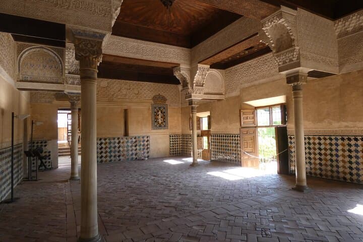 Alhambra Skip the Line Premium Guided Tour
