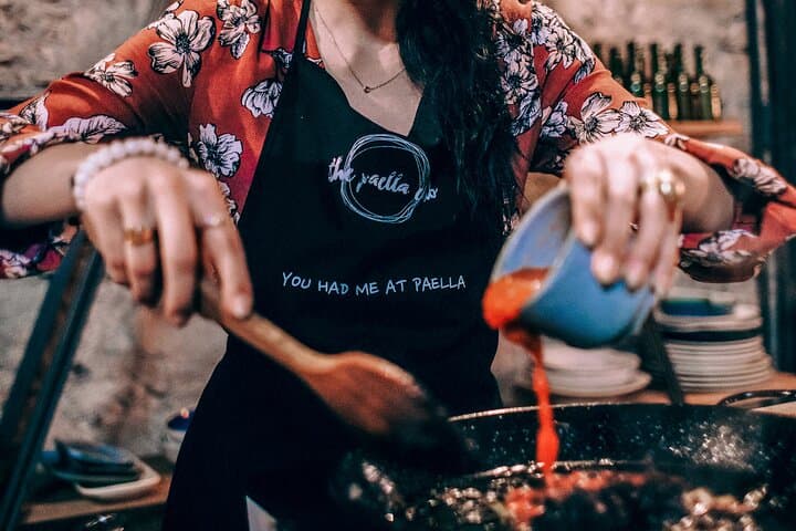 Paella Experience and Bottomless Wine in Barcelona