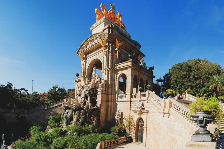 Barcelona Old Town Walking Tour with Friendly Local Guide