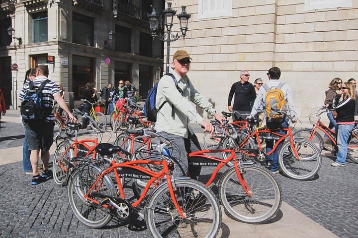 Private Barcelona Street Art and Bike Tour with Friendly Local Guide