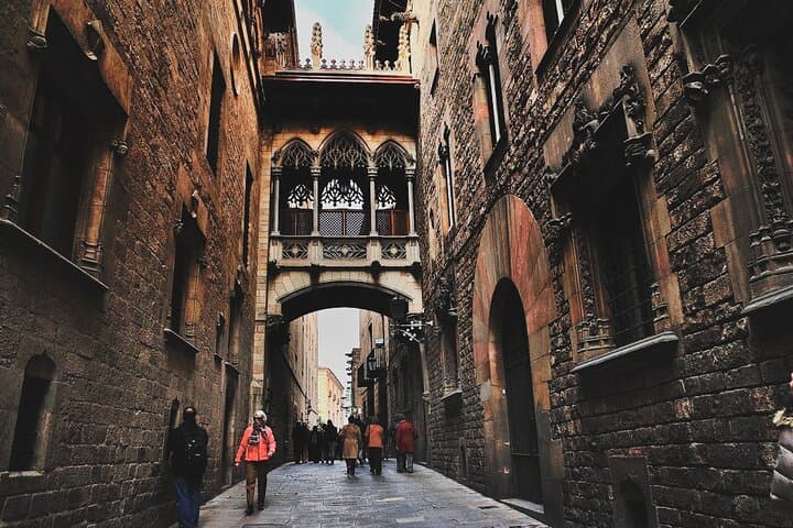 Private Barcelona Jewish Quarter Tour with Friendly Local Guide