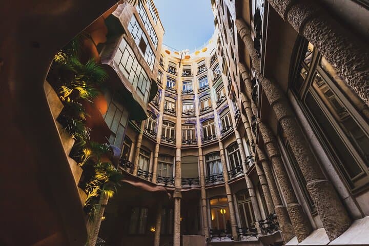Barcelona Bike Tour, Gaudi's Art and Medieval Districts with Local Expert Guide