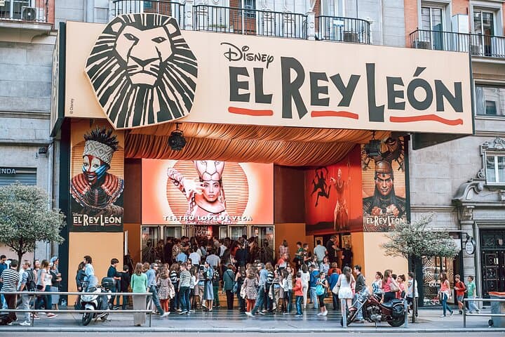 Madrid Must-See Tour with Private Local Expert