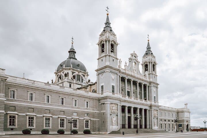 History, Culture and Architecture on Madrid Tour with Private Local Guide