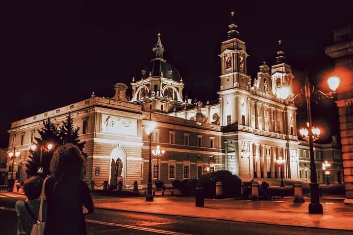Private Tour: Madrid by Night with Local Expert