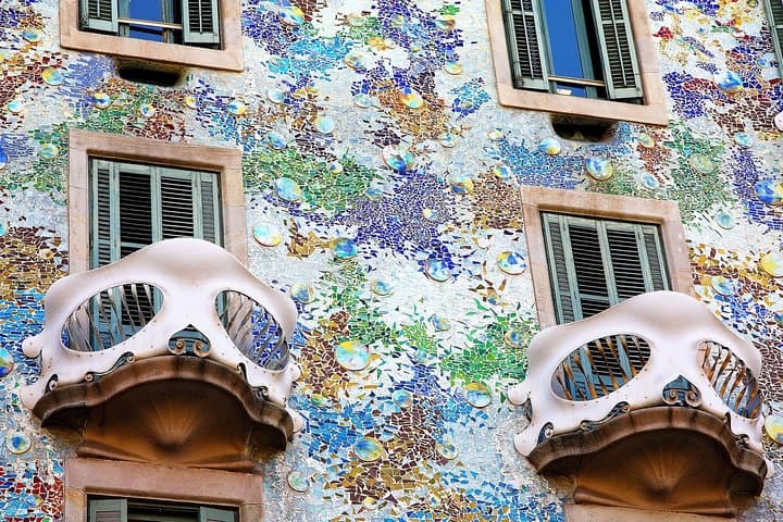 The wonders of architecture 2 hours on foot in Barcelona