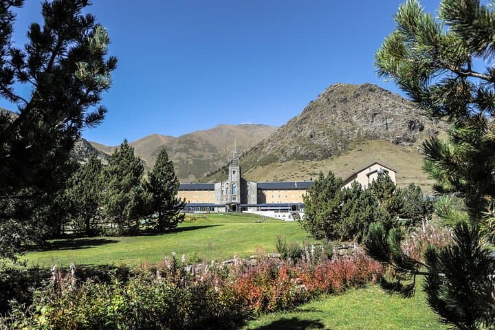 Pyrenees Mountains Private Day Trip from Barcelona