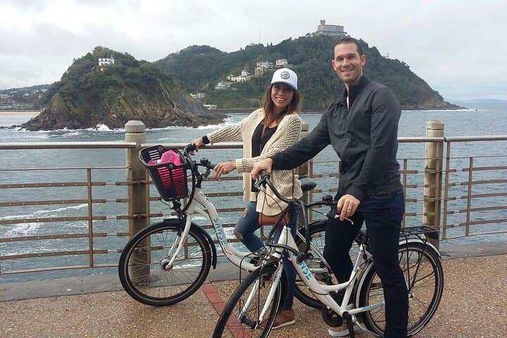 Private Guided Sightseeing Bike Tour of San Sebastian