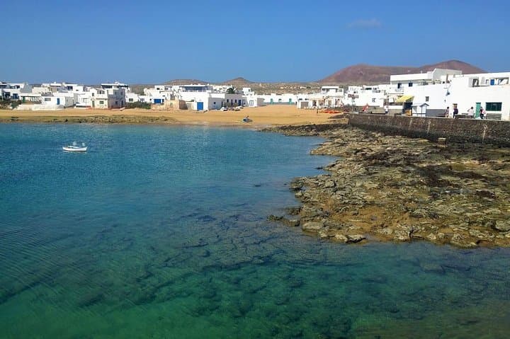 Roundtrip Ferry Transfer to La Graciosa with Free Wifi