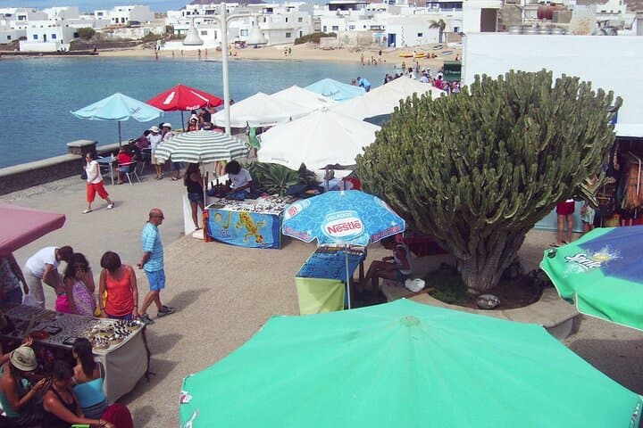 Roundtrip Ferry Transfer to La Graciosa with Free Wifi