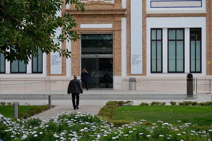 Skip-The-Line Access to MEET and Colección del Museo Ruso-Malaga
