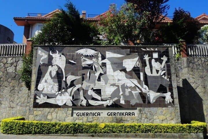 Dragonstone, Mundaka and Guernica from Bilbao