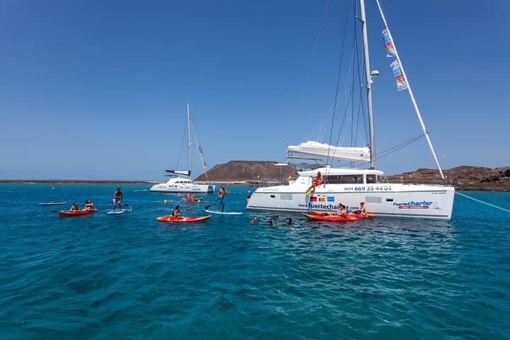Private trips to Lobos Island in Catamaran Lagoon 421