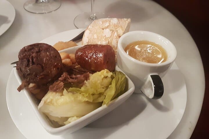 Fascinating Madrid Tapas tour with Spanish Wine and local History