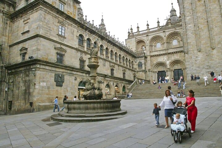 Santiago de Compostela Private Walking Tour with Cathedral Ticket