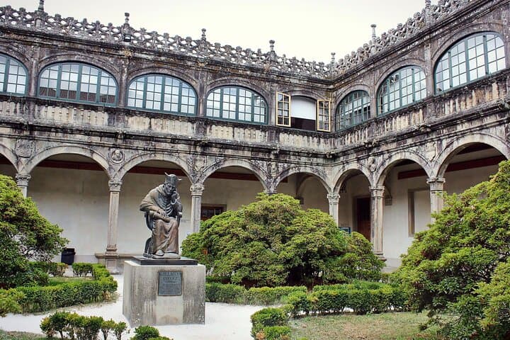 Santiago de Compostela Private Walking Tour with Cathedral Ticket
