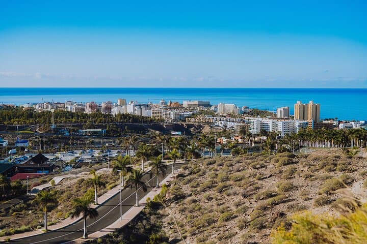 Views of Las Americas