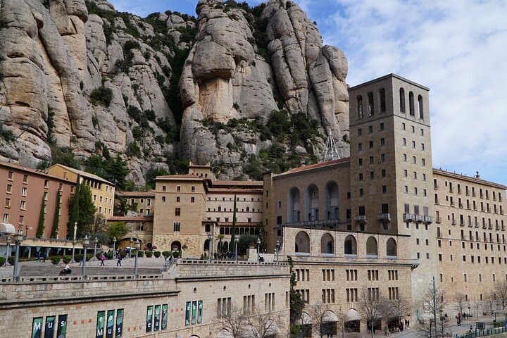 Private Montserrat with Lunch and Wine Tasting from Barcelona