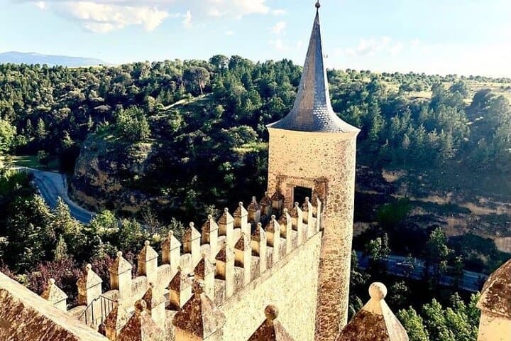 Segovia with Winery & Tasting Small Group Tour from Madrid