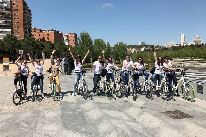 Madrid Sightseeing Electric Bike tour (Small group. Semi private)