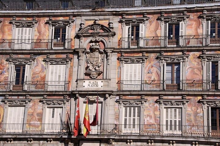 3-Hour Panoramic Tour of Madrid in Mercedes Viano with Guide