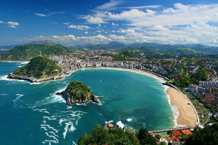 San Sebastian Private Walking Tour with a Local