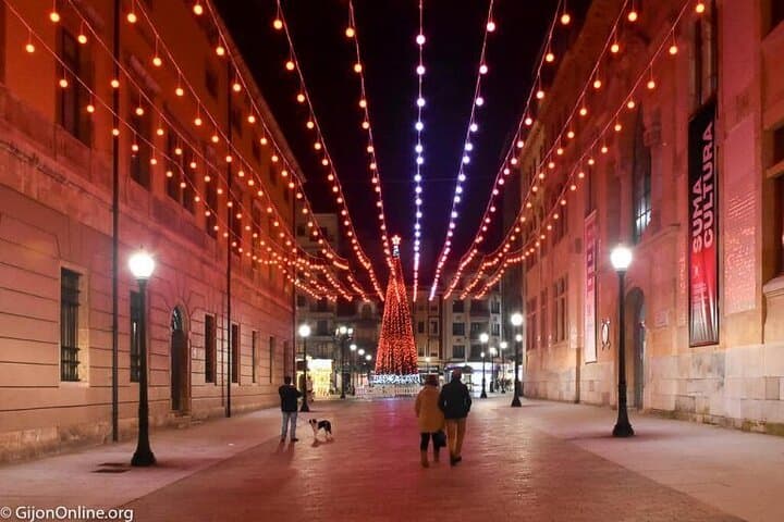 Magic Christmas Private Tour in Gijón
