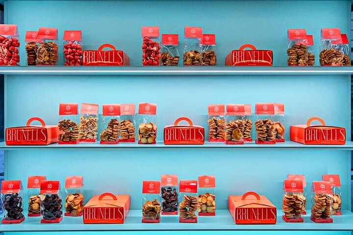 With Sweet Barcelona you will learn about the ingredients, their properties and the relationship with the festive calendar. The tour will take you through traditional bakeries and ovens.