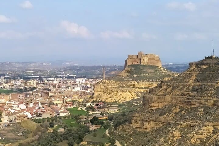 Guided tour of Monzón and the castle 3h.