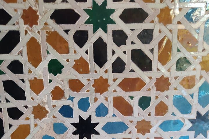 Complete Alhambra with tour guide - Avoid individual queues
