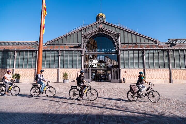 Barcelona Bike tour, Gaudí houses or beach bike or eBike tour