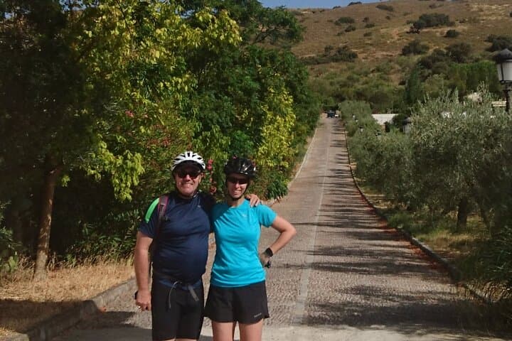e-Bike (Self-Guided) & Winery tour - 20km Easy