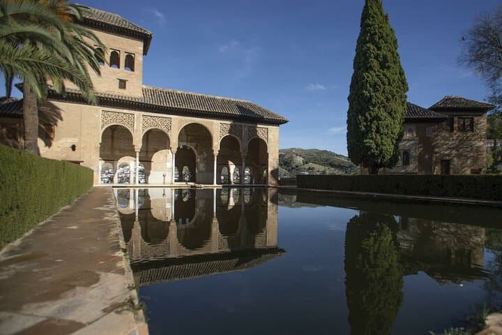 Guided Walking Tour of the Alhambra in Granada