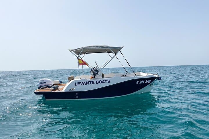 v2 5.0 rental boats in Torrevieja. No qualification needed
