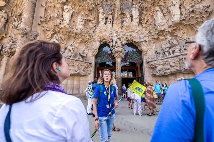 Sagrada Familia Guided Tour with Skip The Line Access