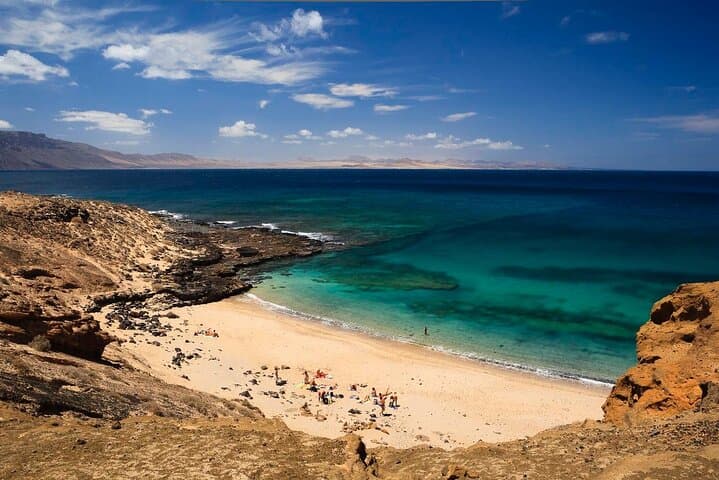 Roundtrip Ferry Transfer to La Graciosa with Free Wifi