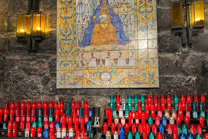 Private Half Day Tour in Monserrat with Driver