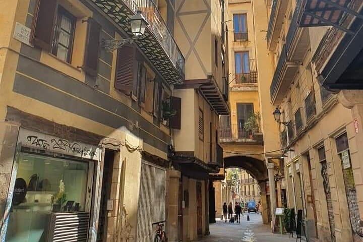 Walking Tour of Medieval Barcelona La Ribera Neighborhood