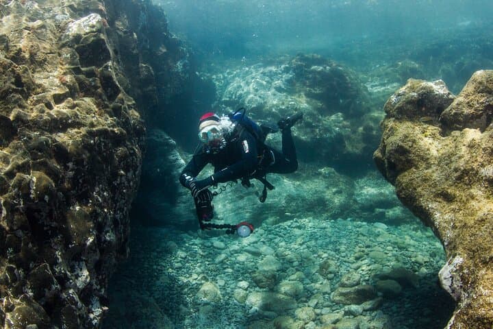 Rockwalks below the surface