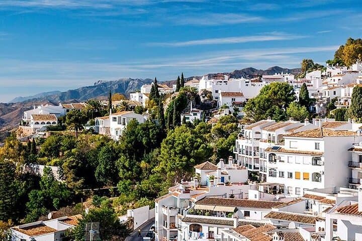 Mijas: Panoramic city tour in an electric Tuk Tuk