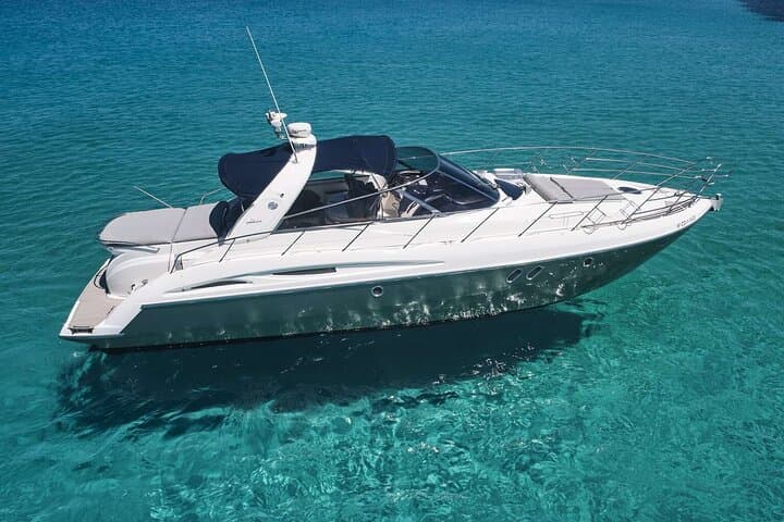 Enjoy an unforgettable experience with the Elegant CRANCHI 47
