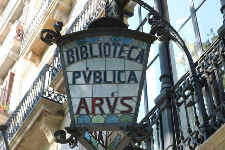 Visit to the masonic library
