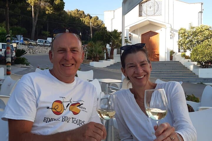 Wine & Tapas tour by electric bike (e-bike) including Ronda pickup (half day)