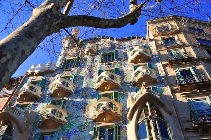 Barcelona Architecture Walking Tour With Casa Batlló Upgrade
