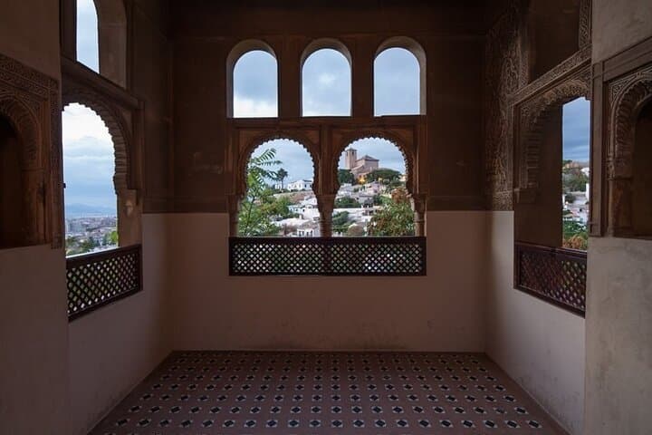 Granada's Heritage Private Tour of Albaicín,Sacromonte & Sagrario