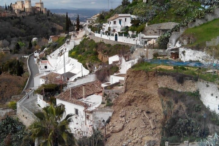 Granada's Heritage Private Tour of Albaicín,Sacromonte & Sagrario