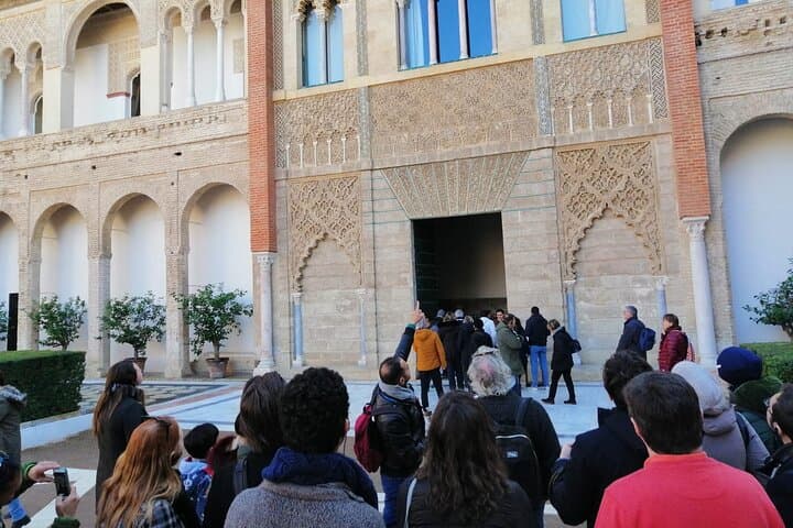Private guide for the Alcazar & Cathedral with a Historian!